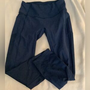 Lululemon Navy Cropped Pants Size 8